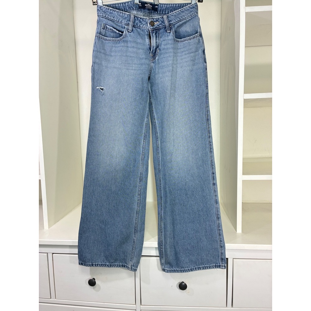 Sold.  Hollister Low-Rise Baggy Jeans Womens 0R W25 Light Wash Wide